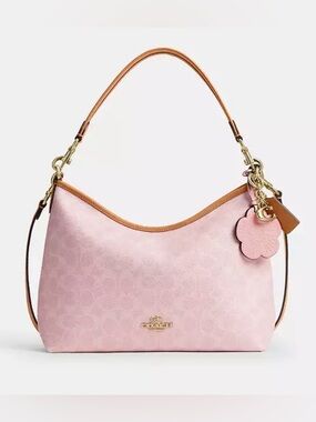๐ธCoach Powder Pink Signature Laurel๐ธ